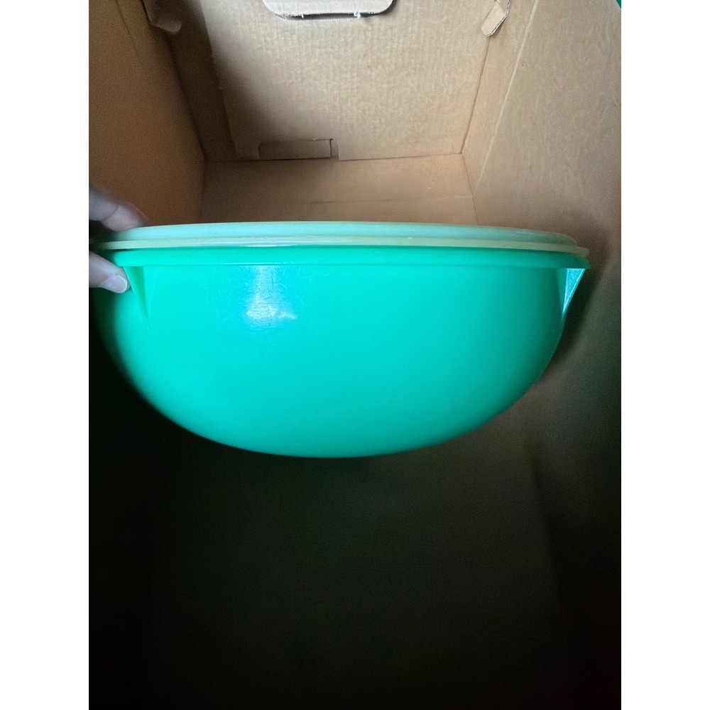 Vintage Tupperware Fix N Mix Bowl 274-1 Jadeite Green 26 Cup with Lid 224-11